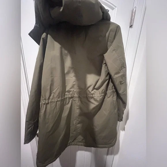 Fjallraven Women’s Greenland insulated hooded parka, Medium, Green - Picture 4 of 16